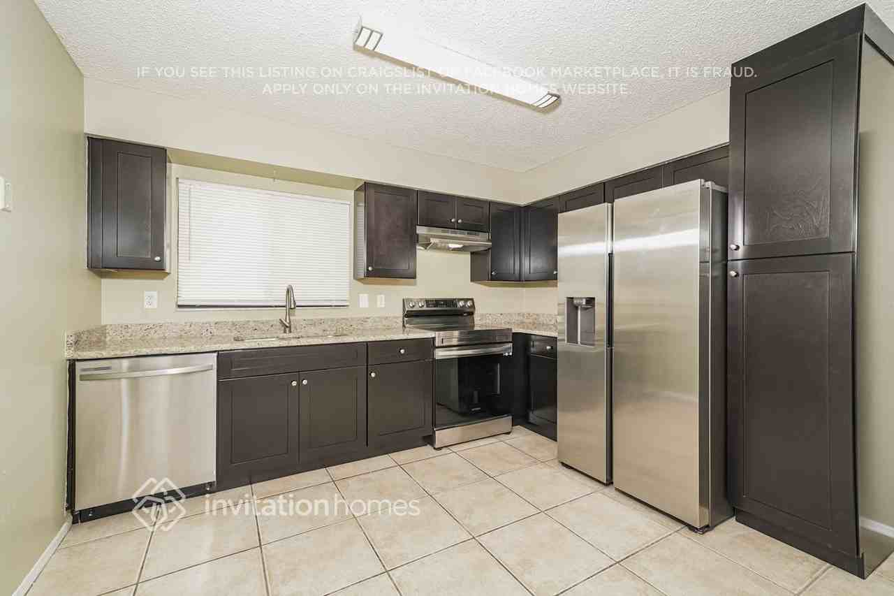 1448 Marigold Dr - Photo 7 of 17