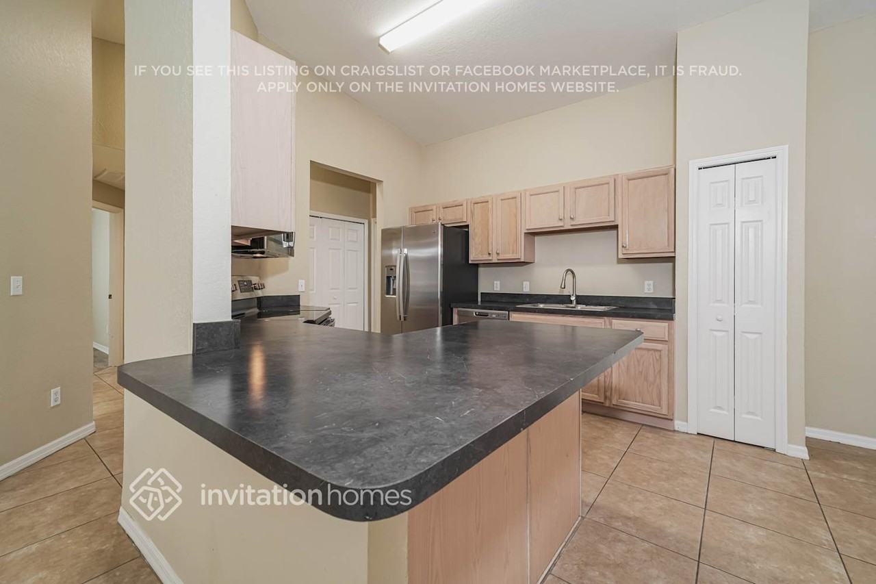 7915 Grand Pines Blvd - Photo 7 of 17