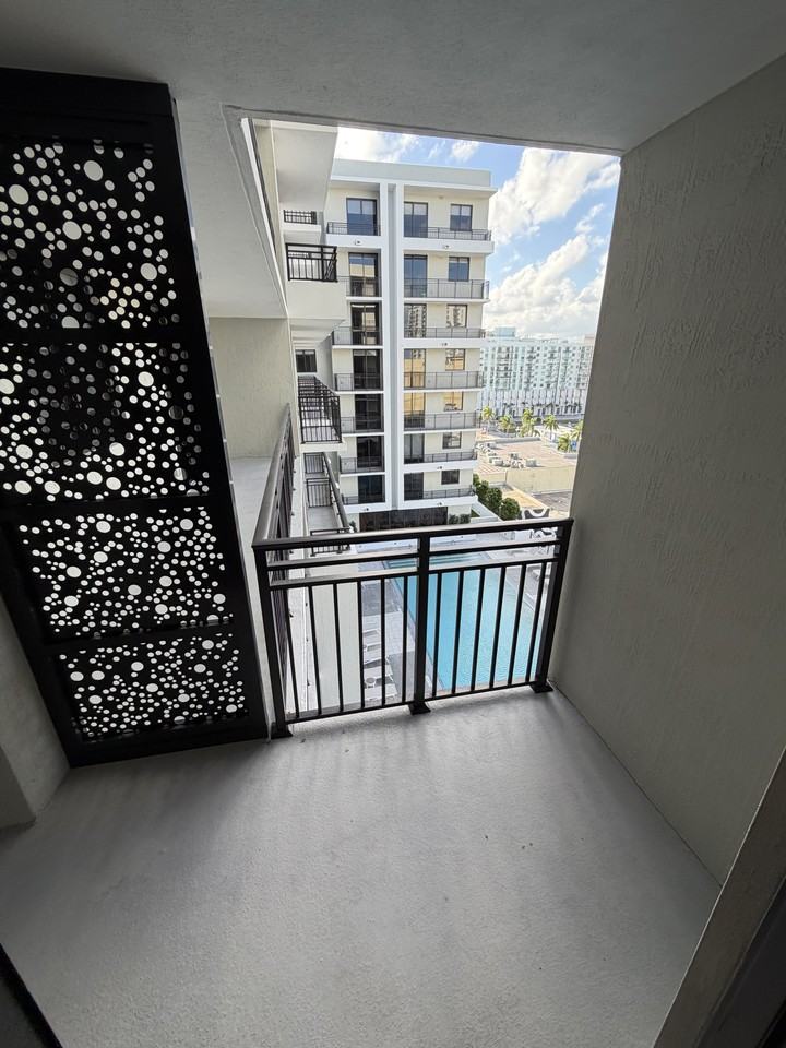 2034 Van Buren Street #B - Photo 5 of 16