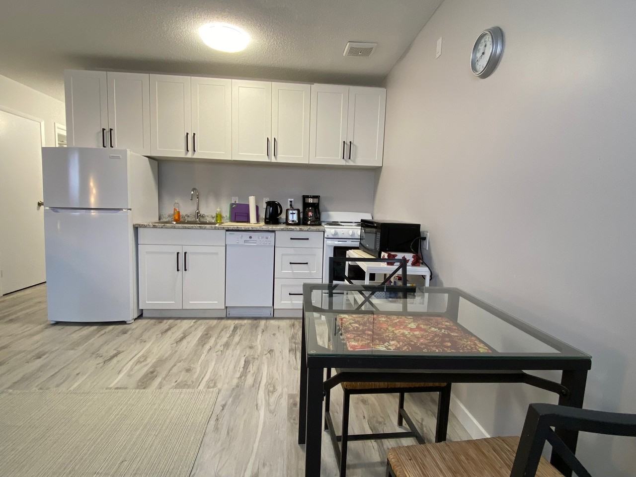 284 Notre Dame St - Photo 2 of 12