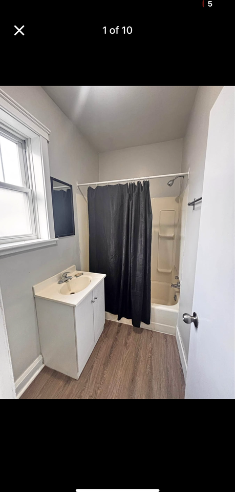 271.5 Selkirk Avenue - Photo 6 of 10