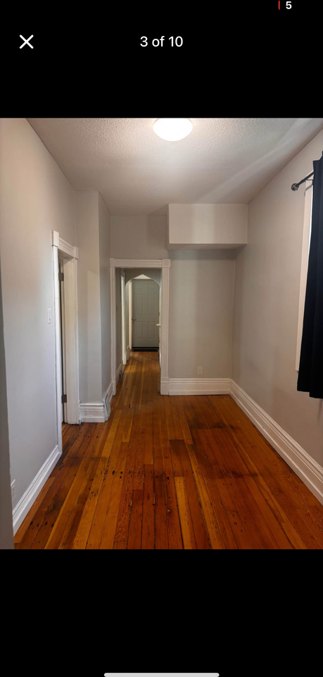 271.5 Selkirk Avenue - Photo 5 of 10