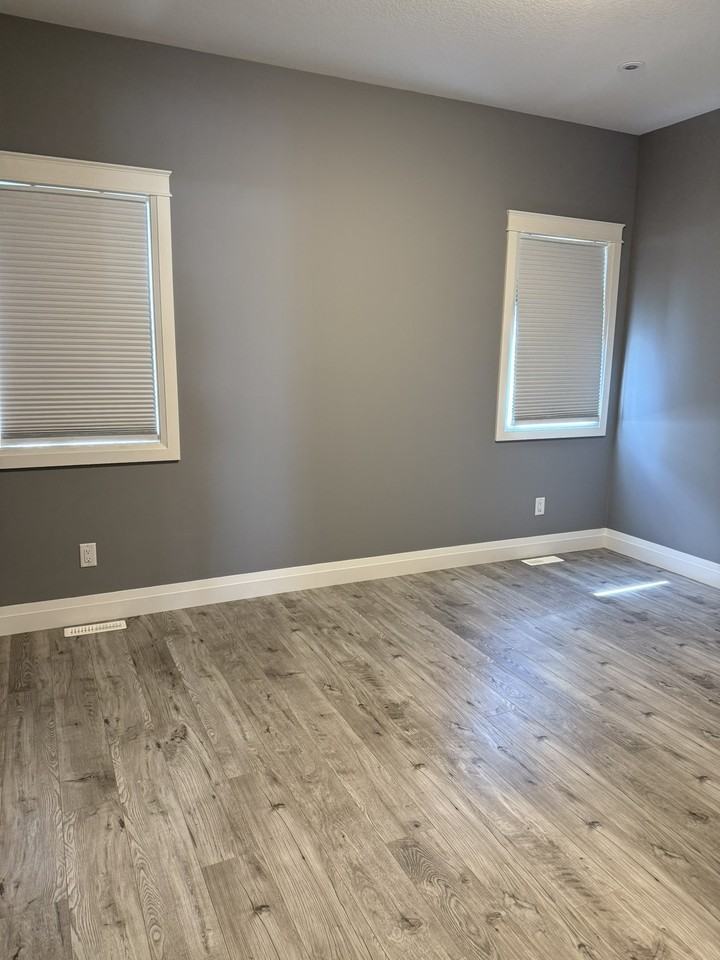 208 Barrett St - Photo 6 of 33