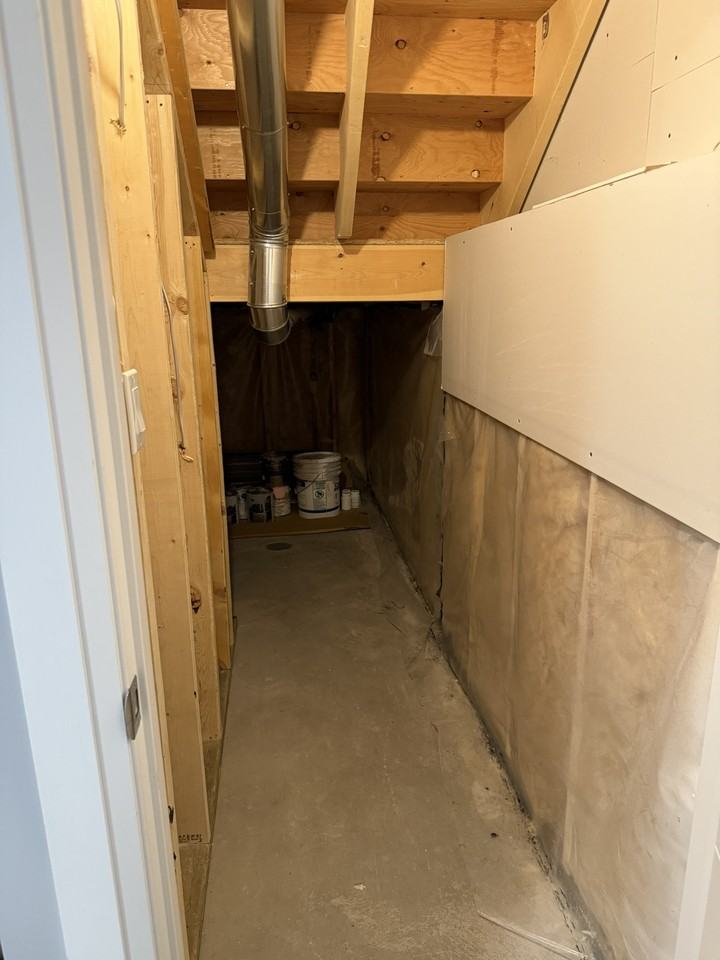 208 Barrett St - Photo 7 of 33