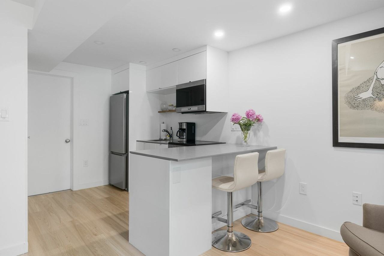 99 Upland Rd - Photo 4 of 19