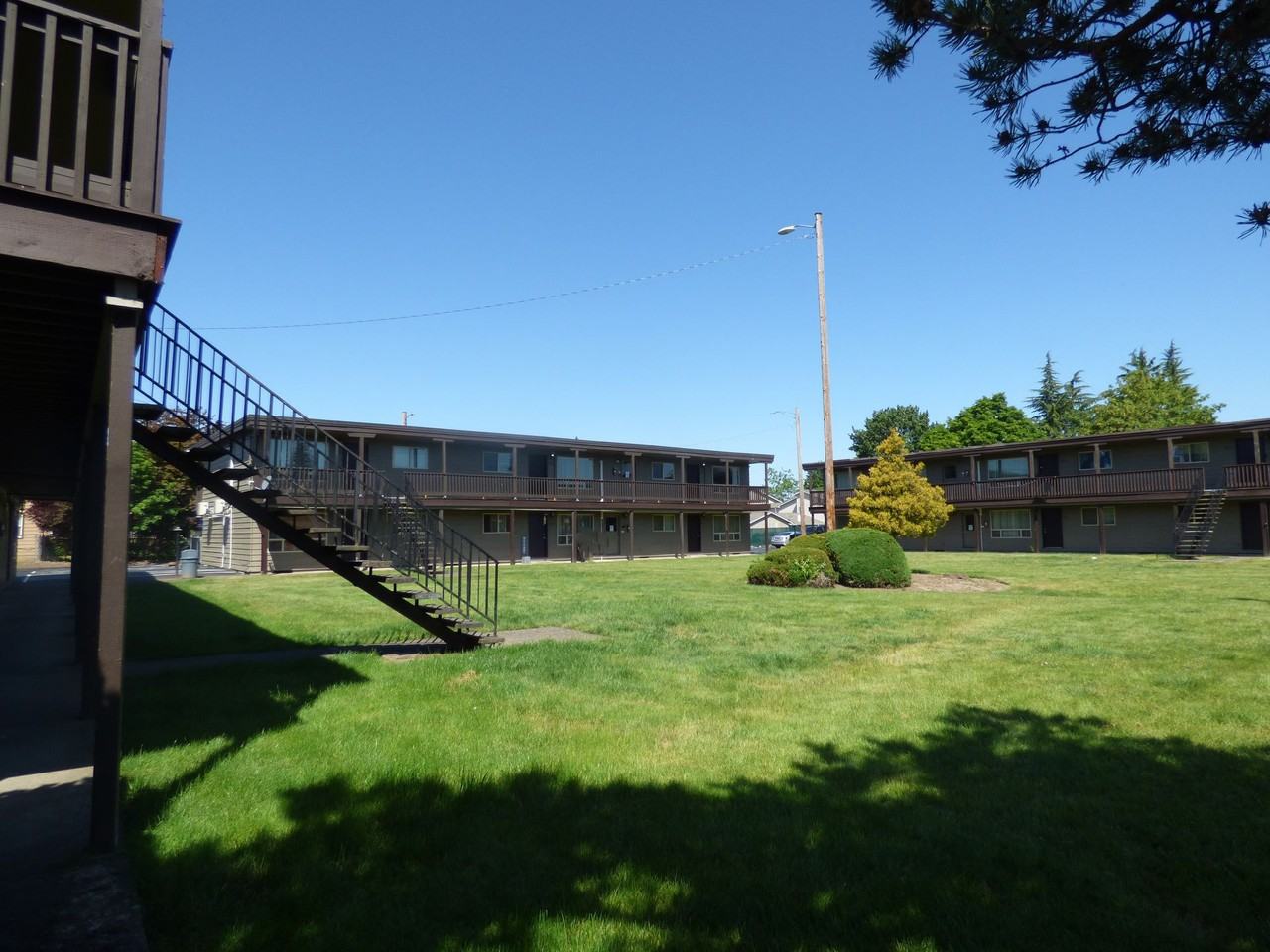 Waular04-Park Place Apartments - Photo 2 of 4
