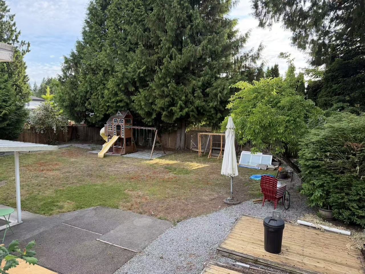 690 Colinet St - Photo 2 of 21