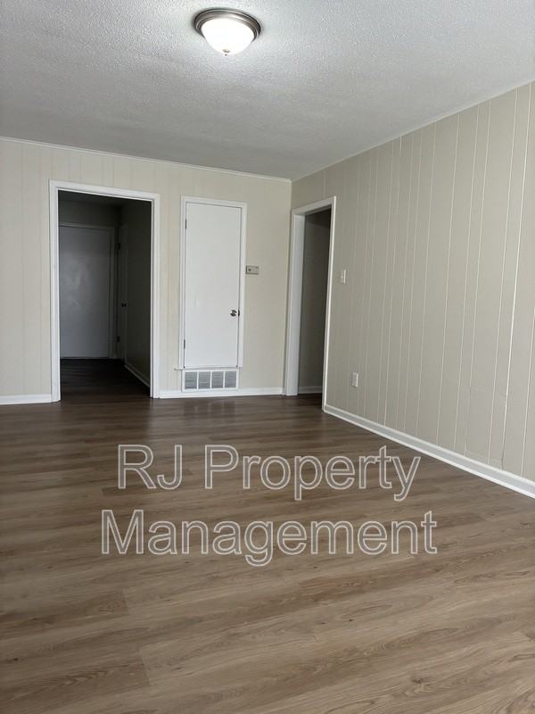 4350 Ann Arbor Ln - Photo 5 of 13