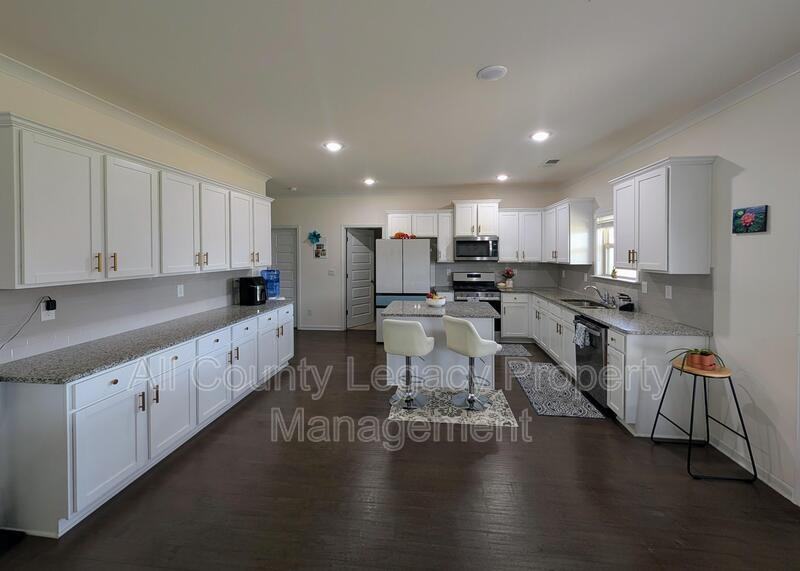 928 Blue Juniper Cir - Photo 2 of 17