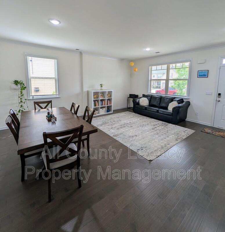 928 Blue Juniper Cir - Photo 4 of 17