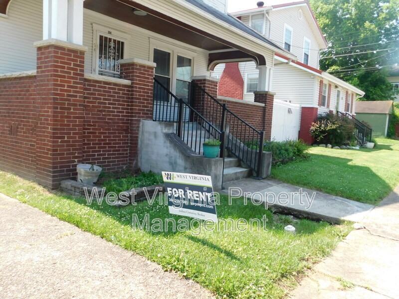 54 Hunt Ave - Photo 4 of 10