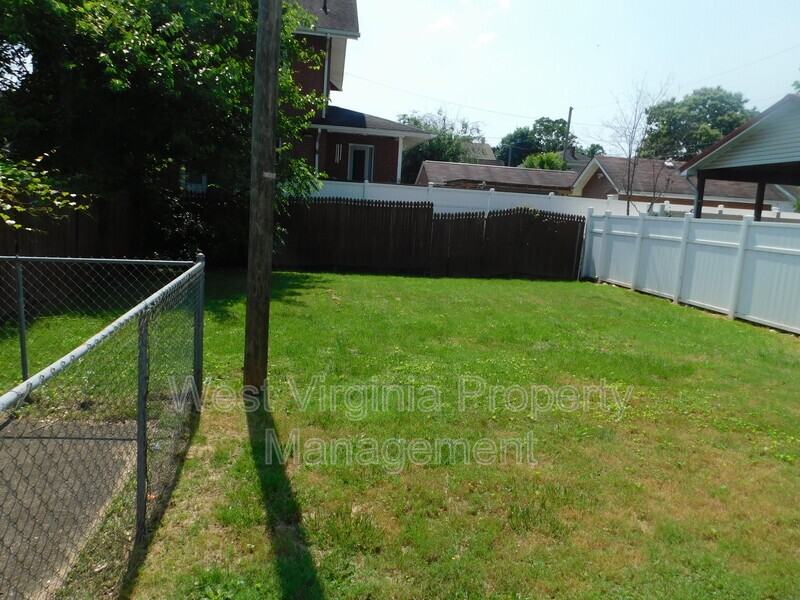 54 Hunt Ave - Photo 5 of 10