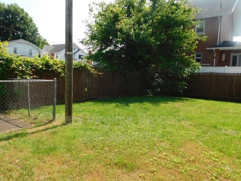 54 Hunt Ave - Photo 6 of 10