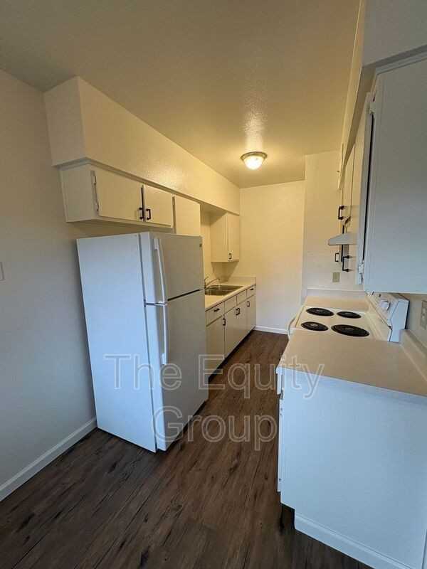 1400 W Elowin Ave - Photo 6 of 19