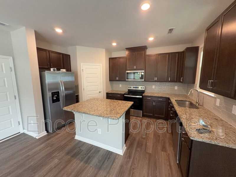 7704 Chestnut Creek Ct - Photo 2 of 15