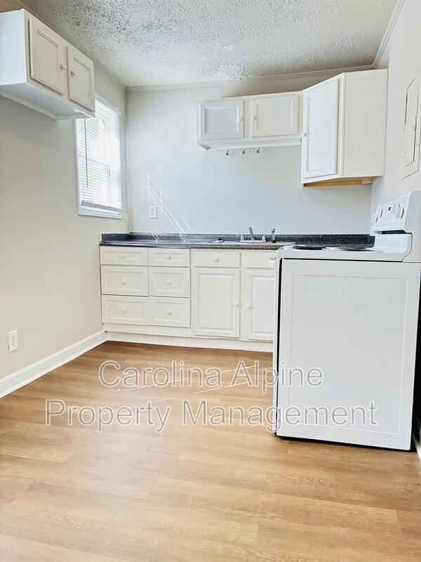 2341 Arden St - Photo 3 of 15
