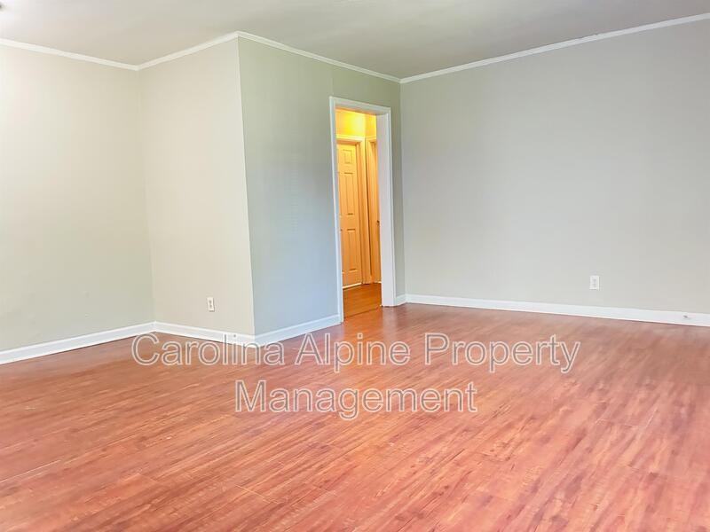 2341 Arden St - Photo 5 of 15