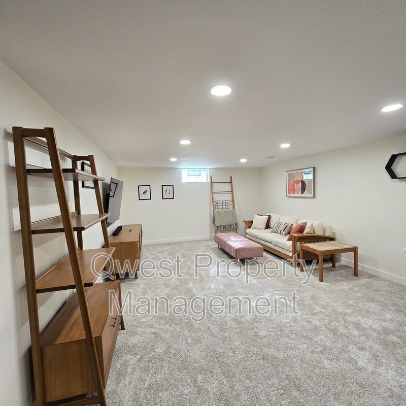 4663 Marigold St Se - Photo 5 of 10