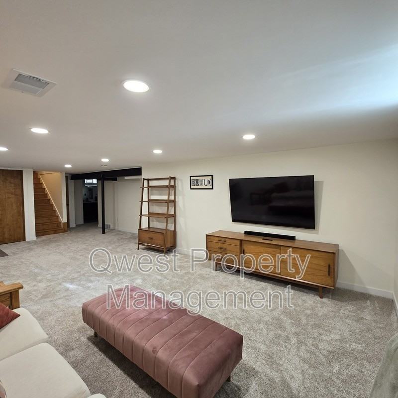 4663 Marigold St Se - Photo 6 of 10