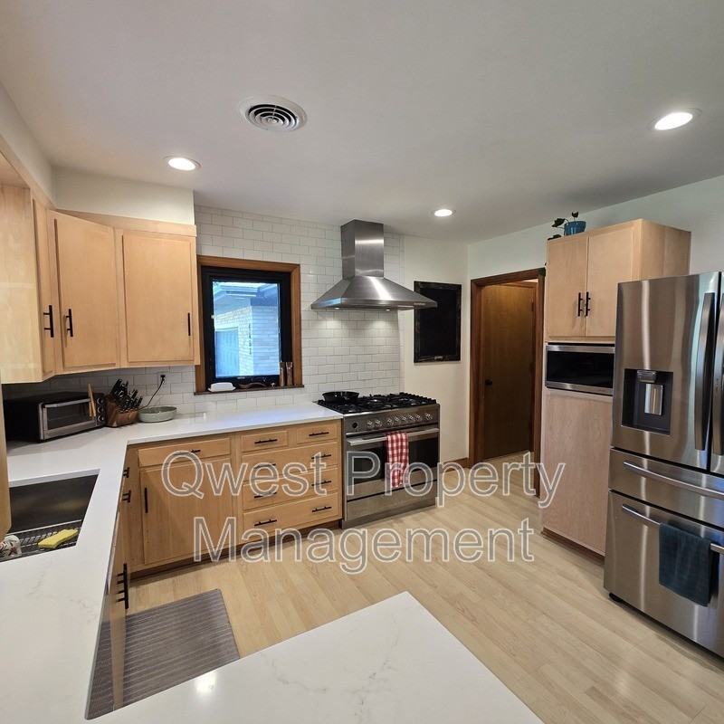 4663 Marigold St Se - Photo 7 of 10