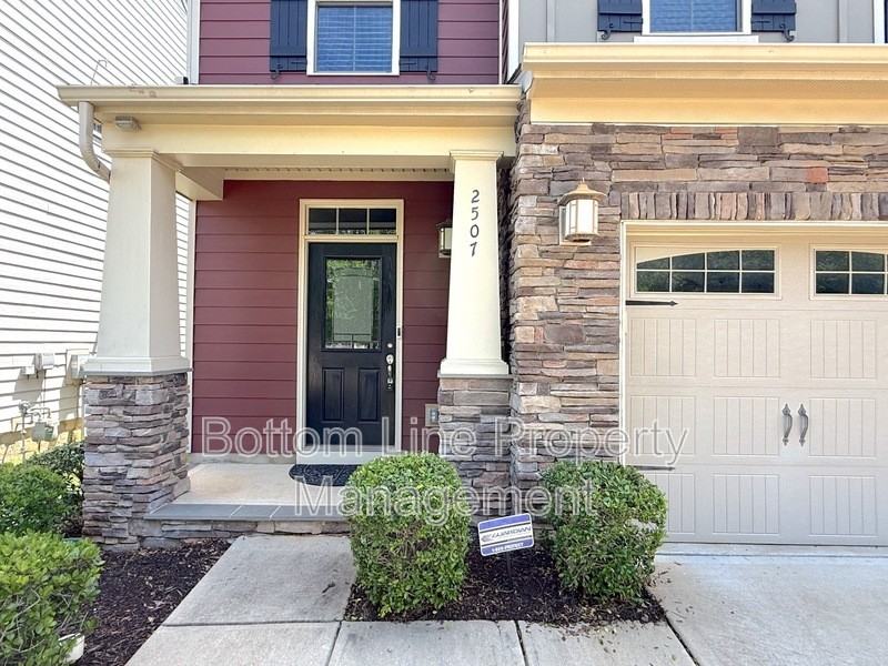 2507 Alyssa Ln - Photo 2 of 24