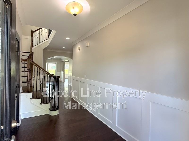 2507 Alyssa Ln - Photo 3 of 24
