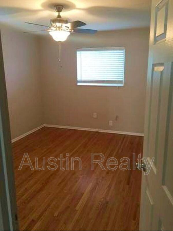 759 Chamberlain Pl #3 - Photo 5 of 6