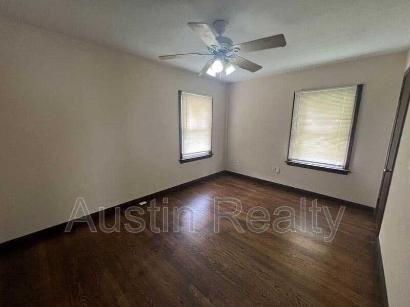 3605 Saint Gregory Ln - Photo 7 of 8