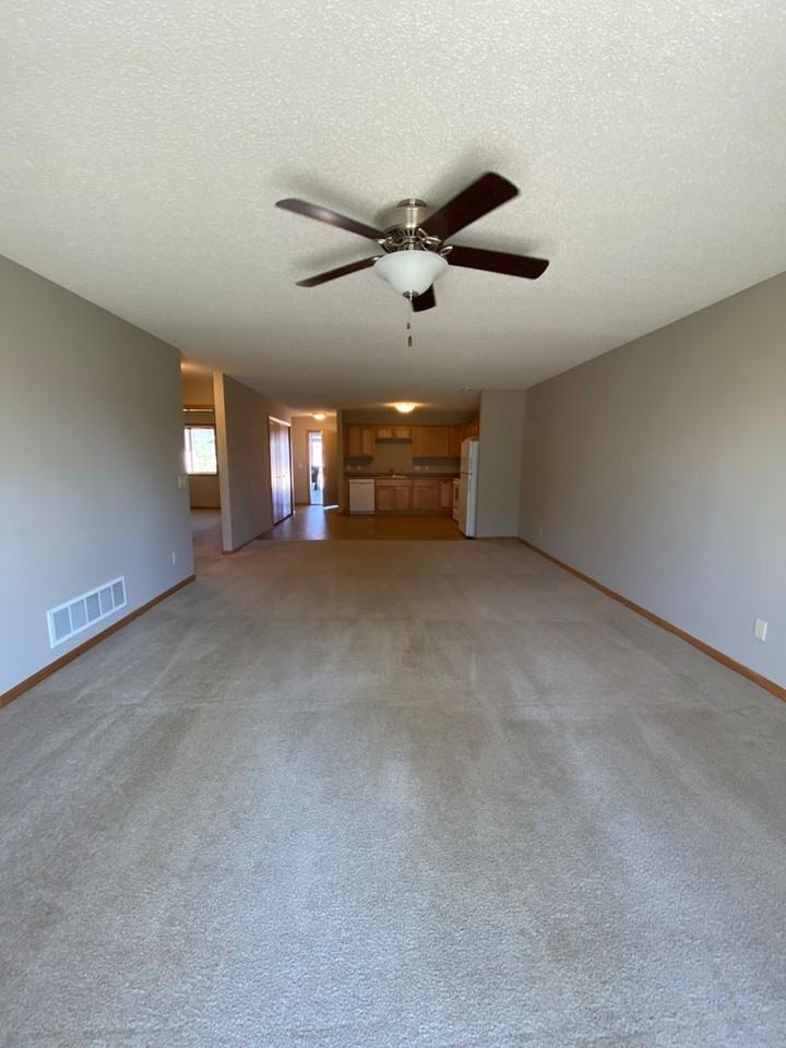 1611 Gunston Dr Apt A - Photo 4 of 11