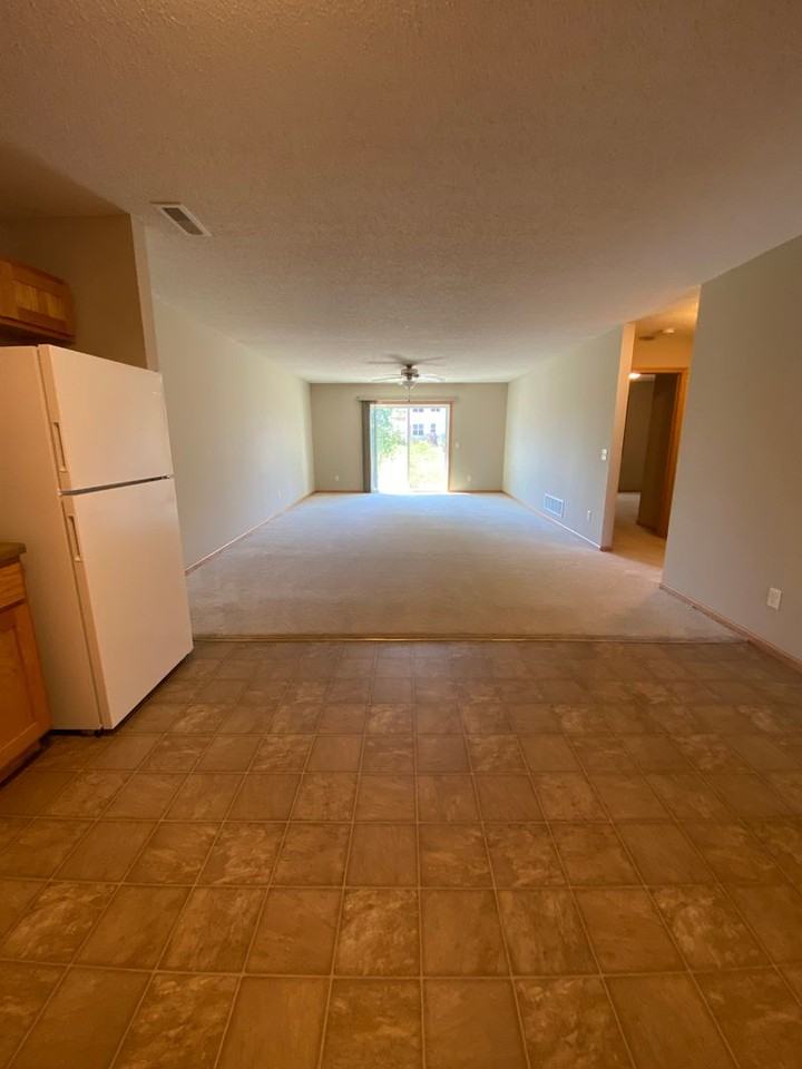 1611 Gunston Dr Apt A - Photo 5 of 11