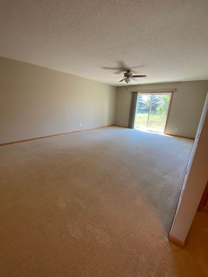1611 Gunston Dr Apt A - Photo 6 of 11