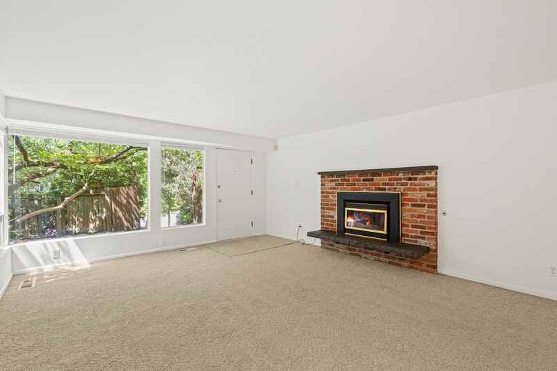 5044 Sand Point Way Ne - Photo 5 of 16