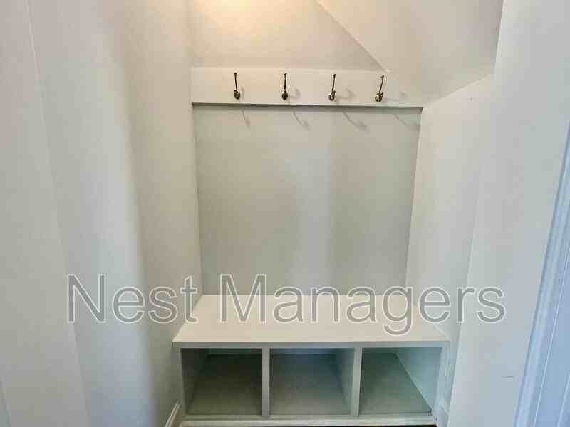 5137 Thruway Rd - Photo 3 of 36