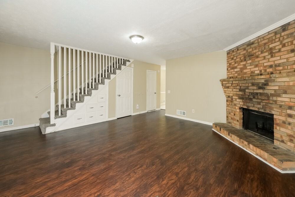 5351 Ridgemere Ct - Photo 5 of 17