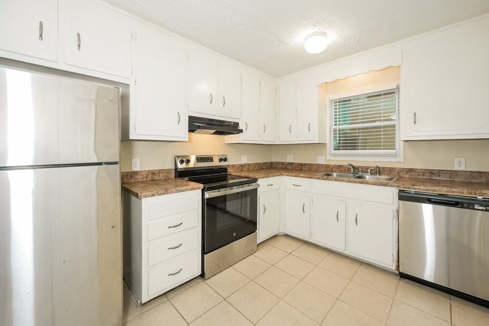 5351 Ridgemere Ct - Photo 7 of 17