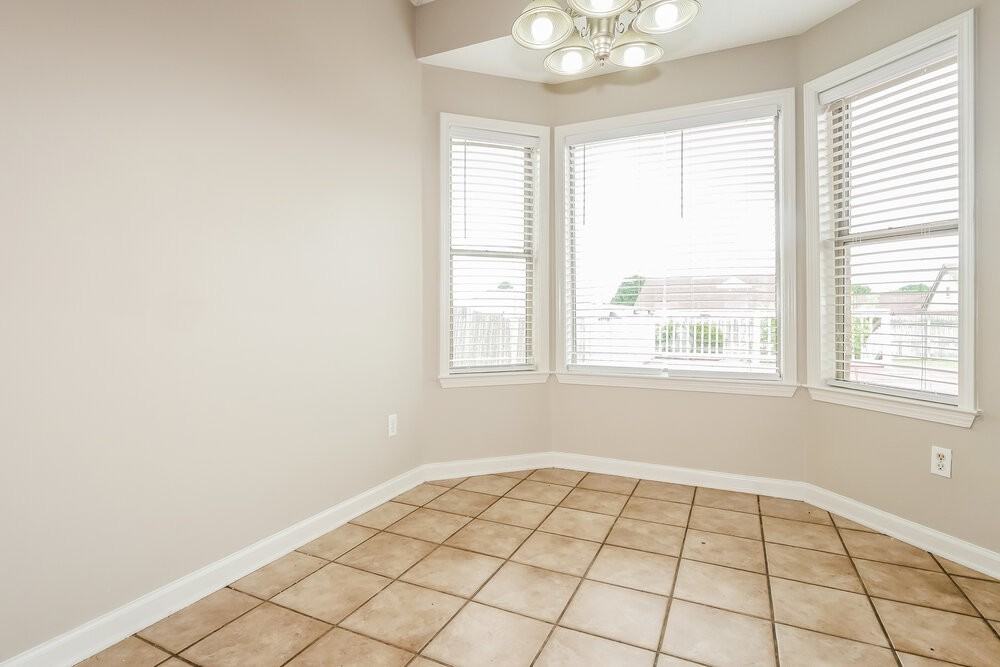 60 Penny Ln - Photo 6 of 16