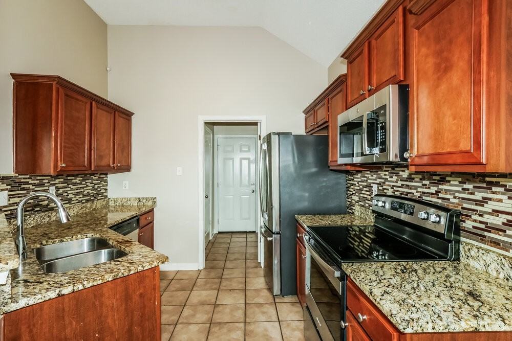 60 Penny Ln - Photo 7 of 16