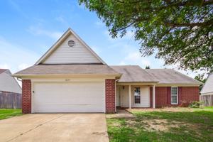 featured image of 8035 Park Pike Dr