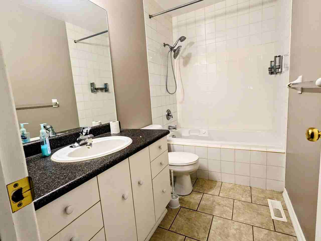 582 Talltree Cres #582 - Photo 2 of 19