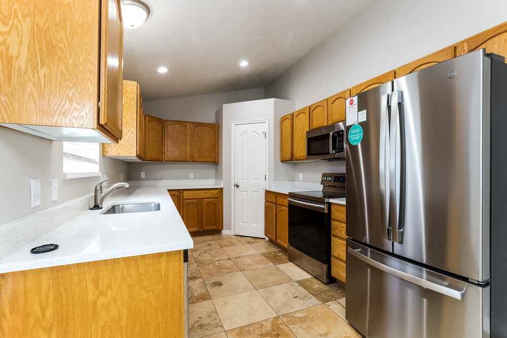 1116 N Mustang Ln - Photo 7 of 20