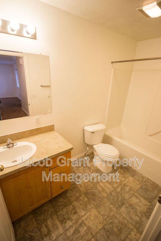3560 Deloy Dr #3 - Photo 5 of 7