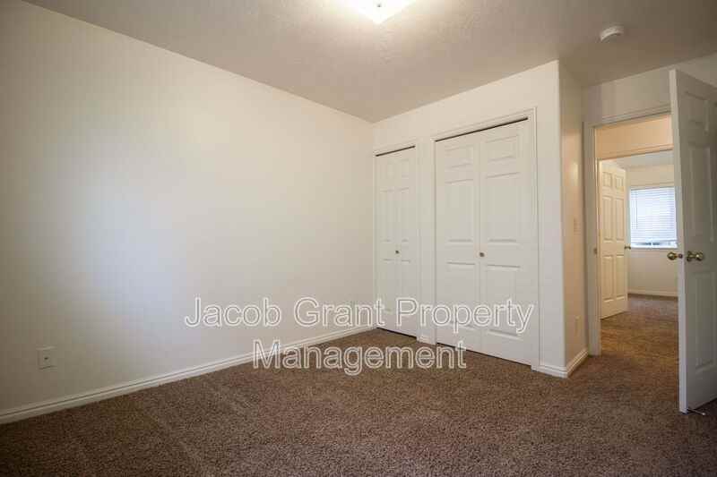 3560 Deloy Dr #3 - Photo 6 of 7