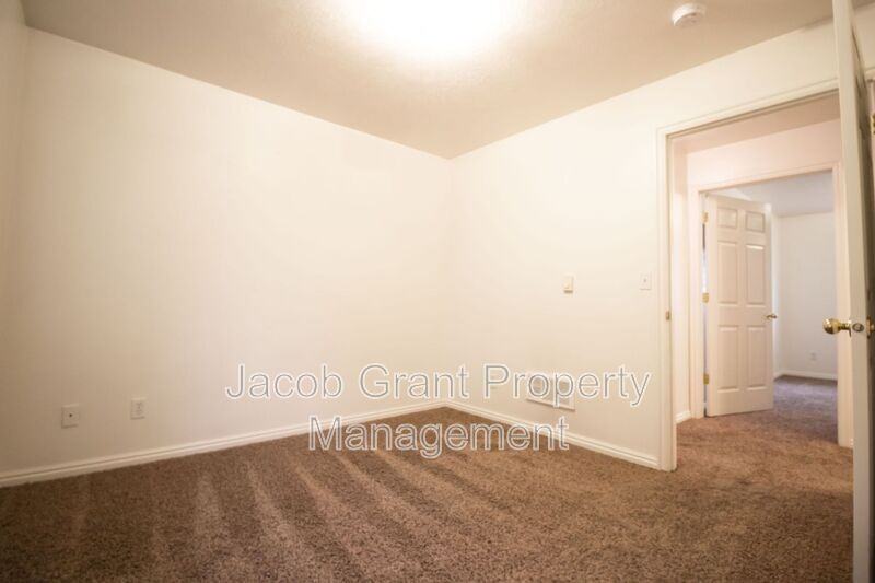 3560 Deloy Dr #3 - Photo 7 of 7