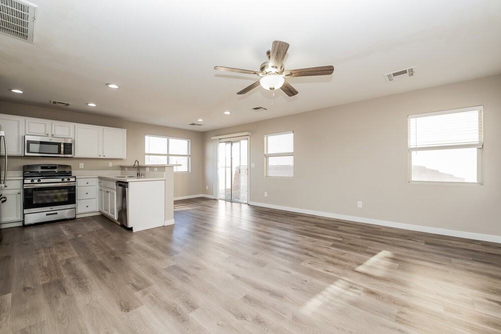 8325 New Leaf Ave - Photo 4 of 17