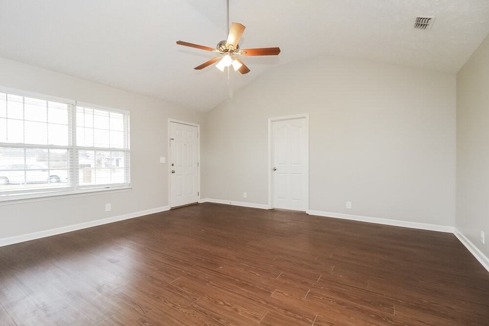 1606 Vista Ct - Photo 4 of 16