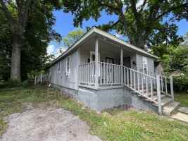 featured image of 677 Buntyn St #3