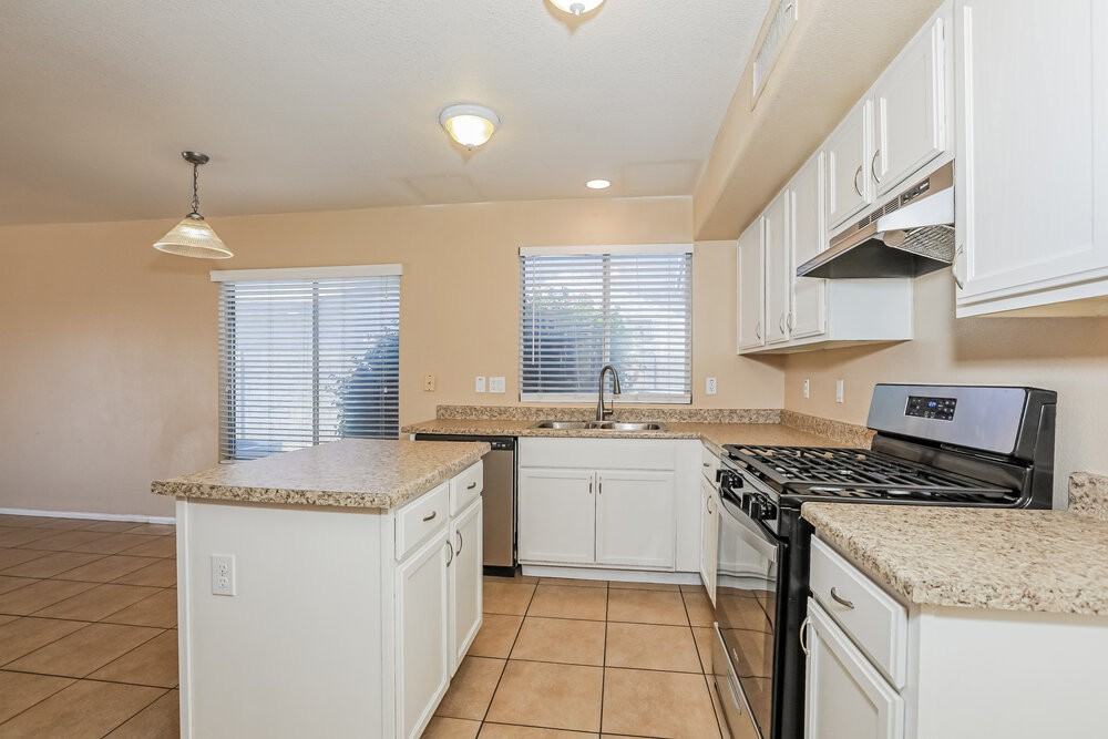 919 W Juanita Ave - Photo 7 of 17