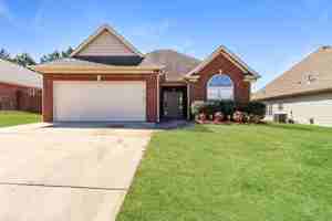 featured image of 2045 Highview Way