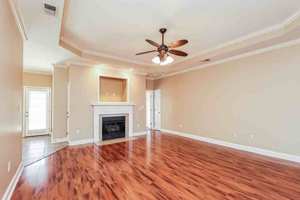 2045 Highview Way - Photo 4 of 25