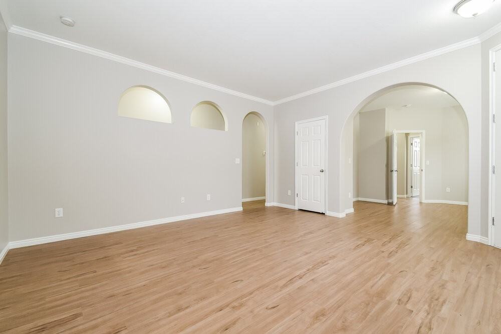 1040 York Dr - Photo 5 of 19
